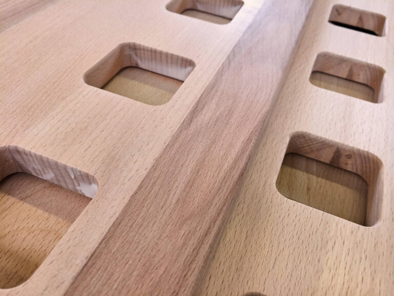 Industrial Woodworking 5 holz gefraest loch