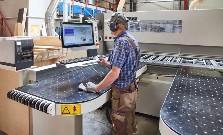 Industrial Woodworking 7 zuschnitt mitarbeiter giesguth